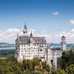 Vista del castello di Neuschwanstein dal ponte Marienbrücke